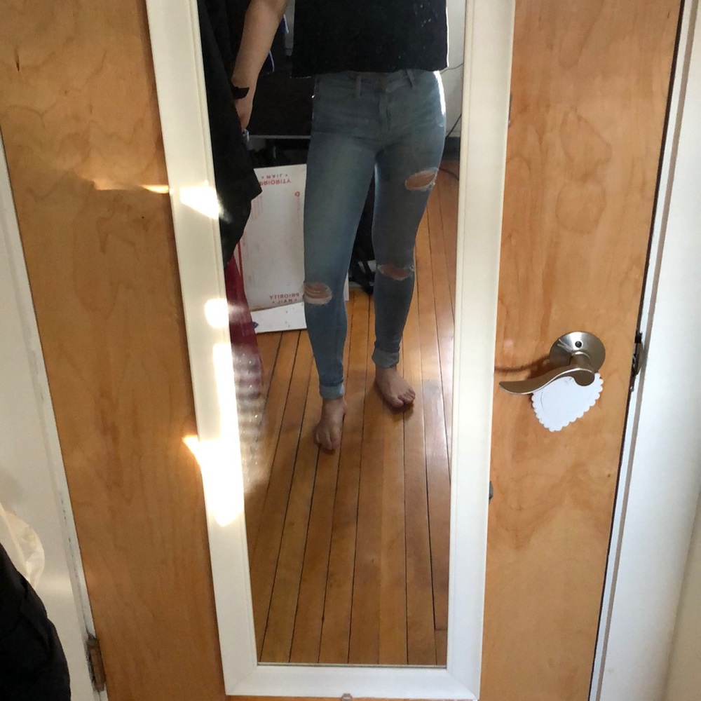 Hollister light/medium wash ripped jeggings